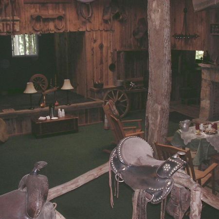 Arrowmont Stables & Cabins Cullowhee Экстерьер фото
