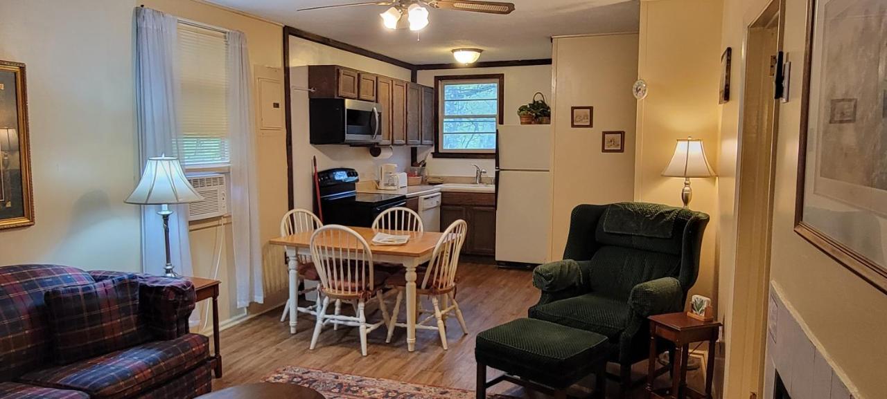 Arrowmont Stables & Cabins Cullowhee Экстерьер фото