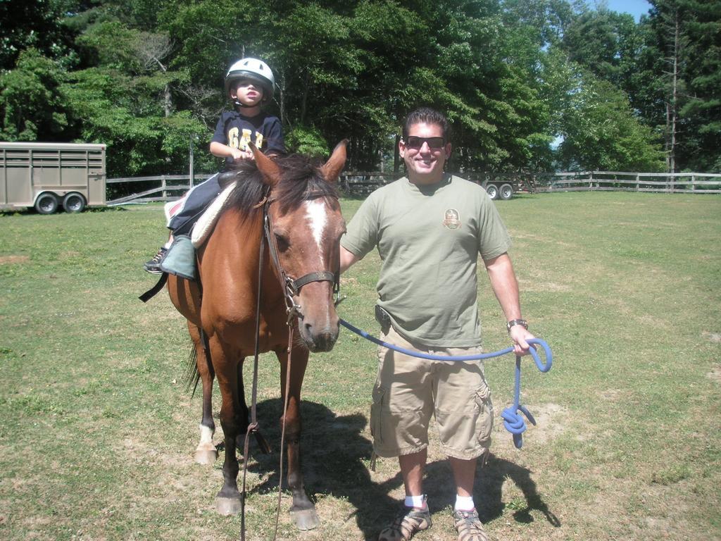 Arrowmont Stables & Cabins Cullowhee Экстерьер фото
